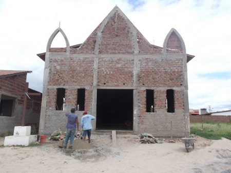 Capela da Mãe Peregrina continua em construção 